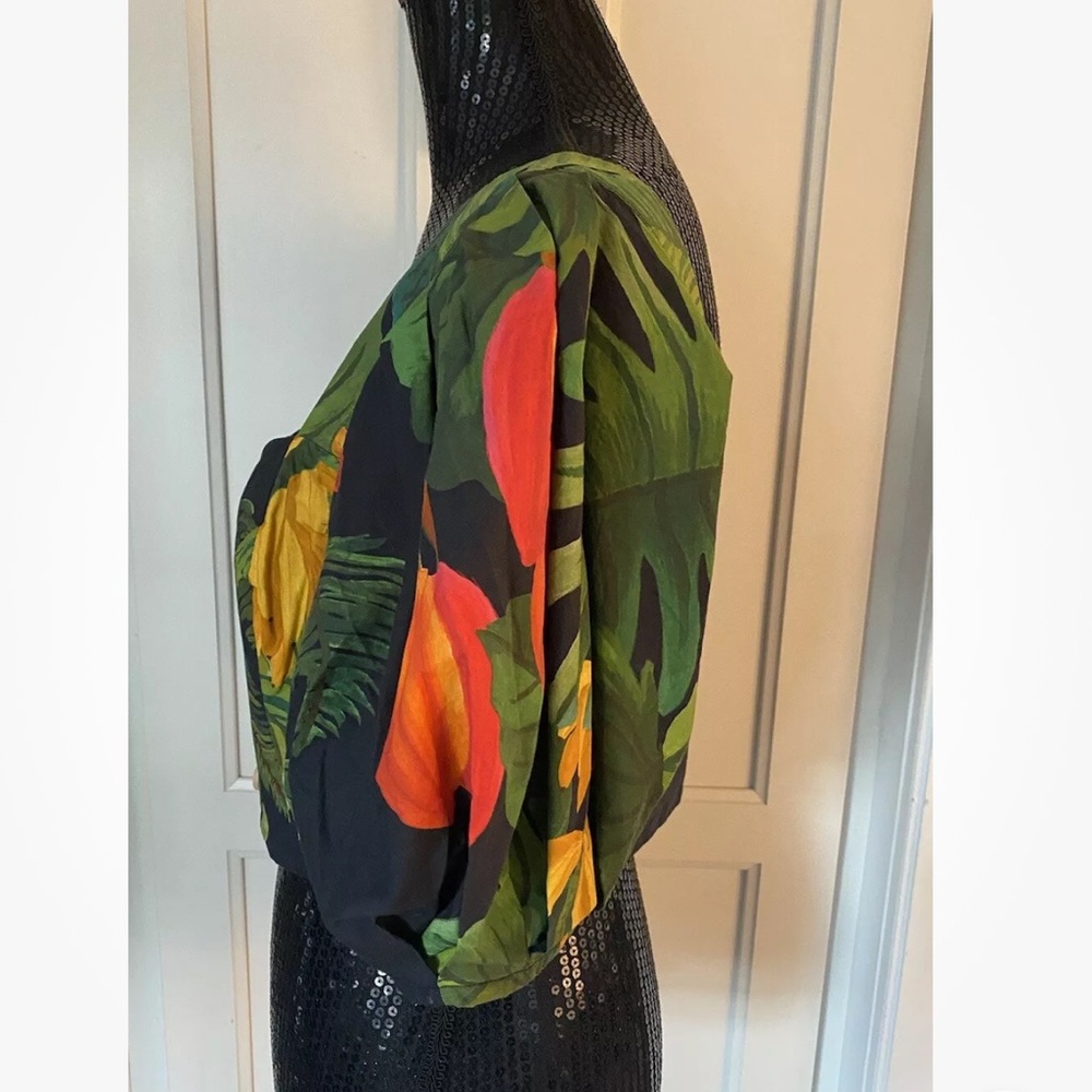 🆕 Farm Rio Cocoa Forest Tropical Print Cropped Button Down Top Size M - Picture 10 of 16